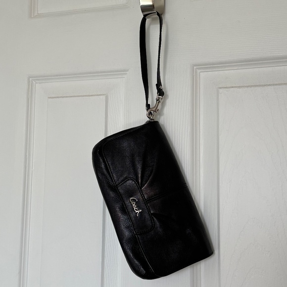 COACH Black Leather Wristlet - Picture 8 of 8